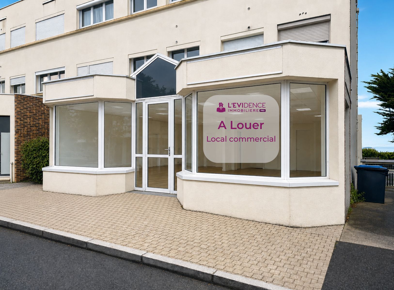 A louer à Pornichet, local commercial d'angle de 80m2 environ