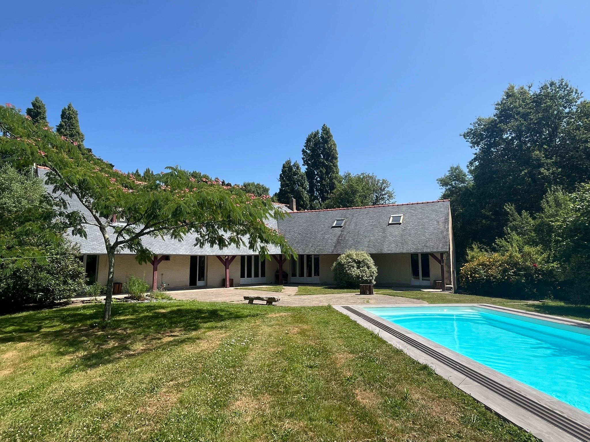 Maison, 227m2, 4 chambres, Ambon